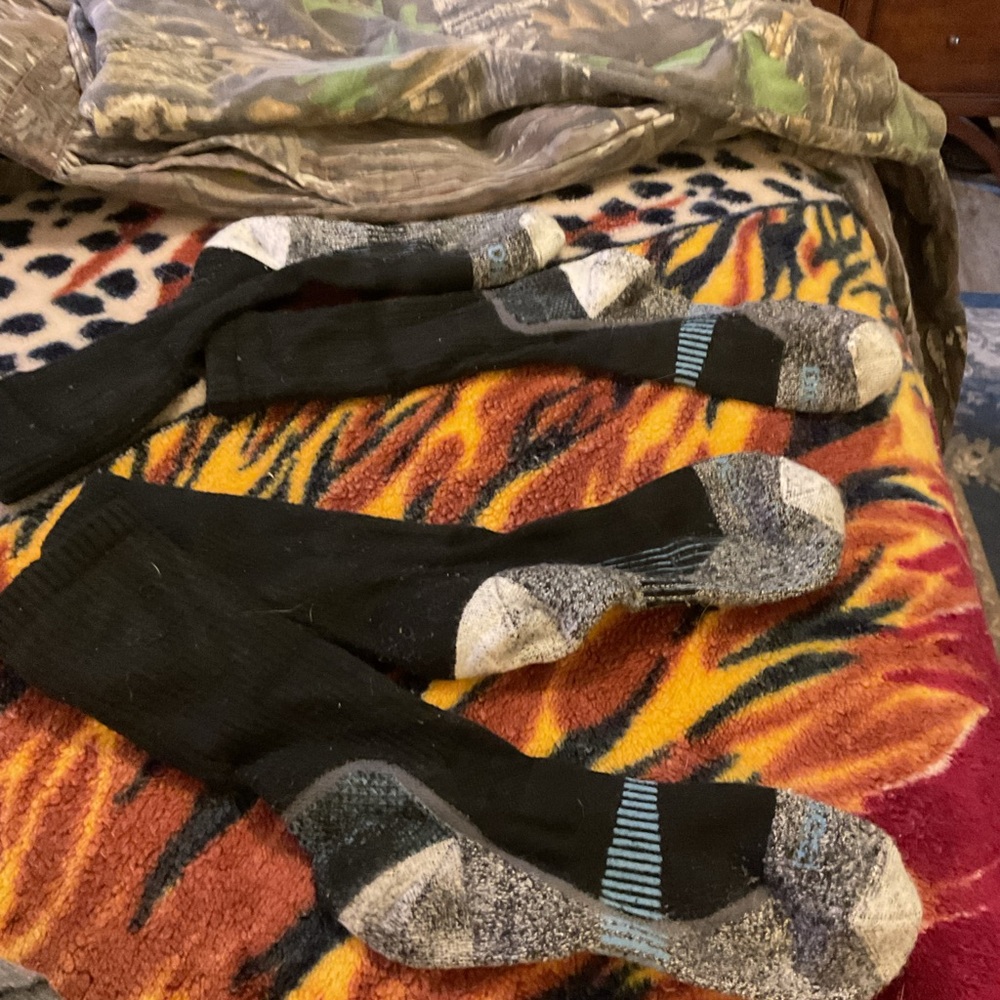Athletic Socks with Gray 
/Toes ((extra thick) $18 for both or one pair at $10.